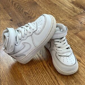 Nike Air Force 1 Mid LE Sneakers/Shoes. Size 7c. Excellent Condition.